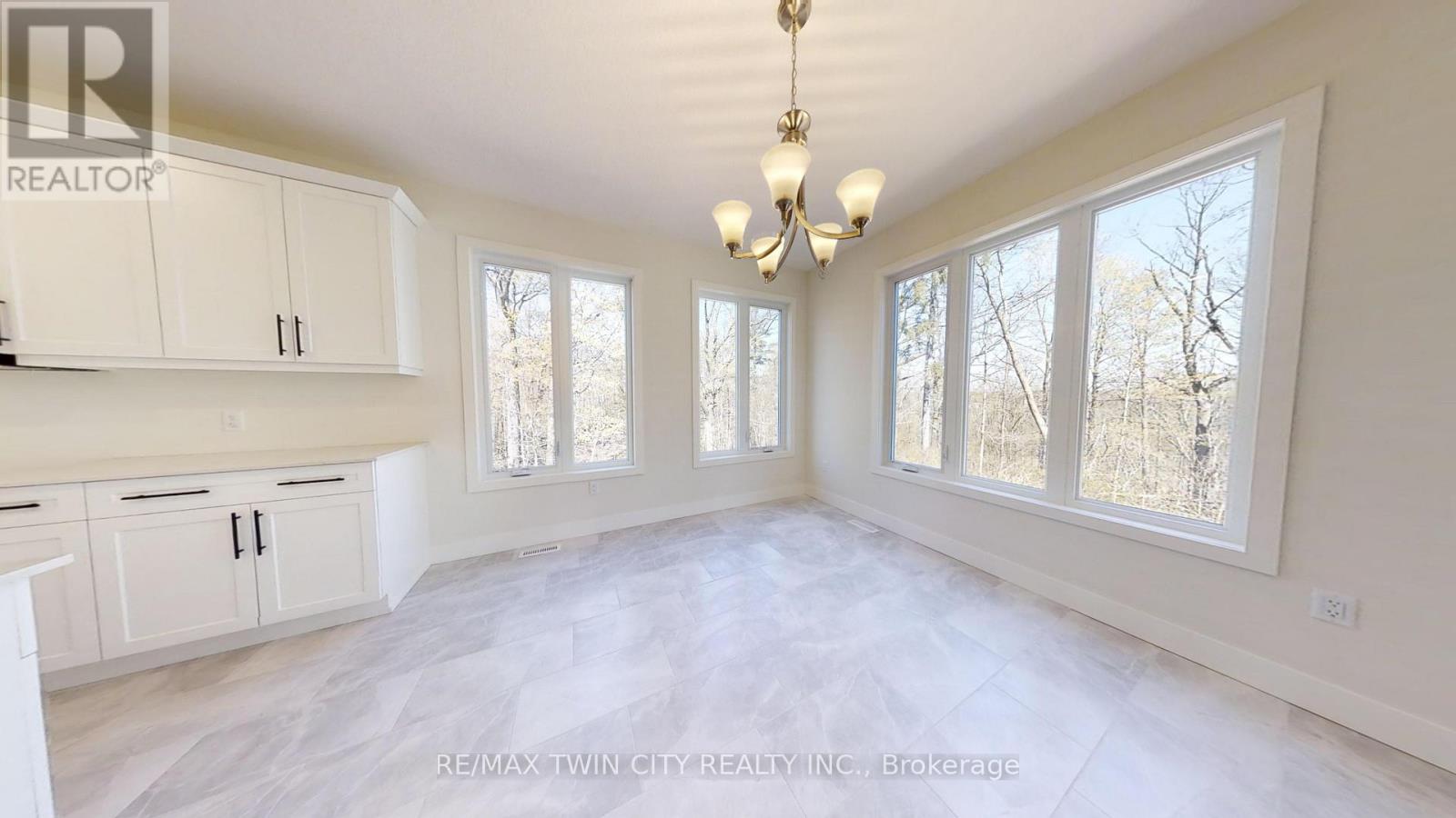 108 Christopher Court, London South, Ontario  N5X 3X4 - Photo 5 - X12873296