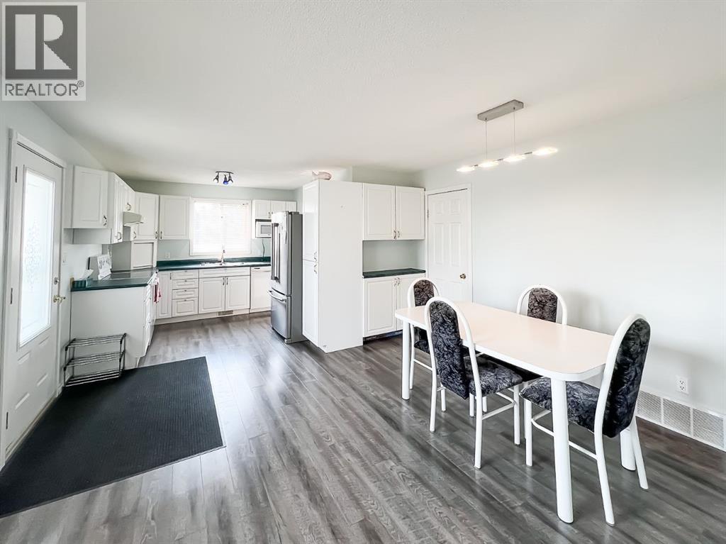 143 Peace River Ave, Rural Big Lakes County, Alberta  T0G 1J0 - Photo 4 - A2254580