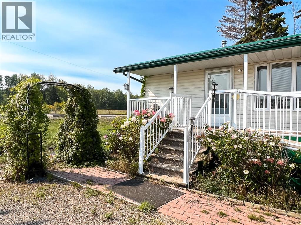 143 Peace River Ave, Rural Big Lakes County, Alberta  T0G 1J0 - Photo 3 - A2254580