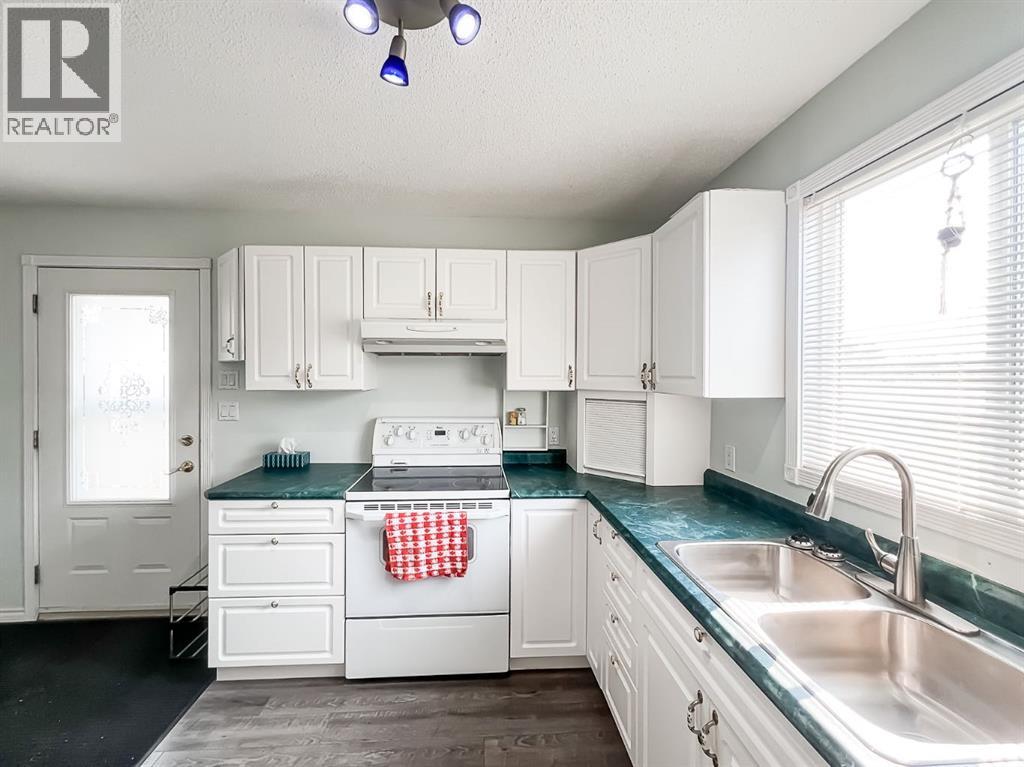 143 Peace River Ave, Rural Big Lakes County, Alberta  T0G 1J0 - Photo 7 - A2254580