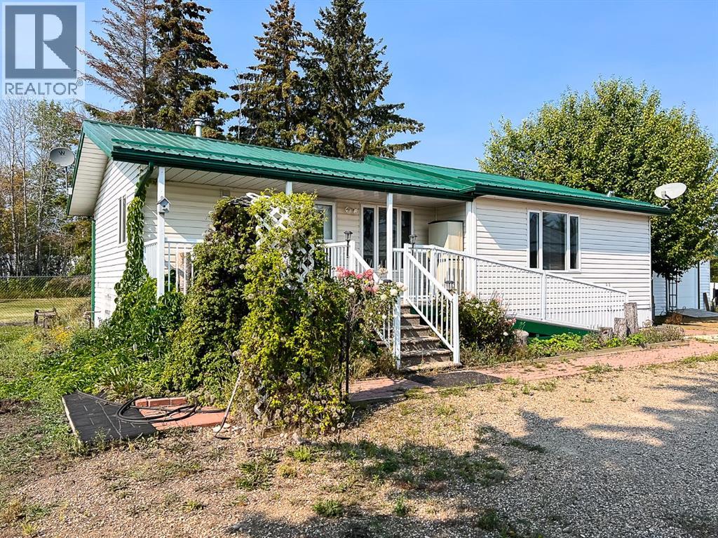 143 Peace River Ave, Rural Big Lakes County, Alberta  T0G 1J0 - Photo 2 - A2254580