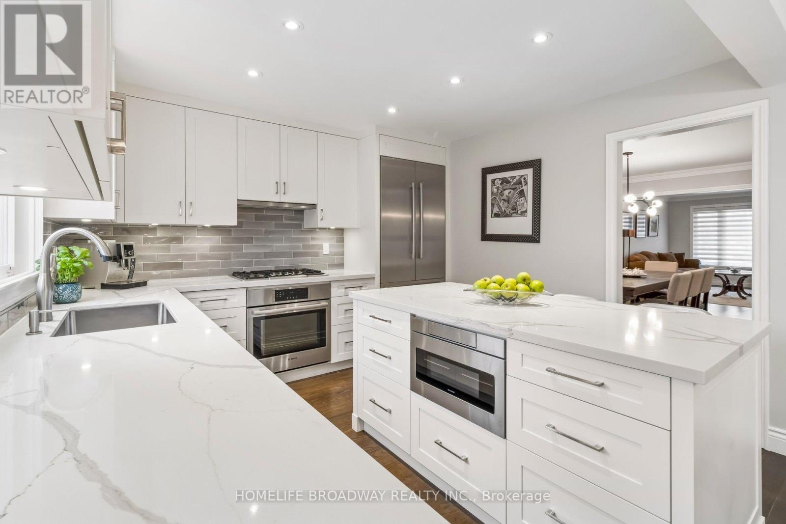 17 Garview Court, Vaughan, Ontario  L4L 8N7 - Photo 12 - N12915836