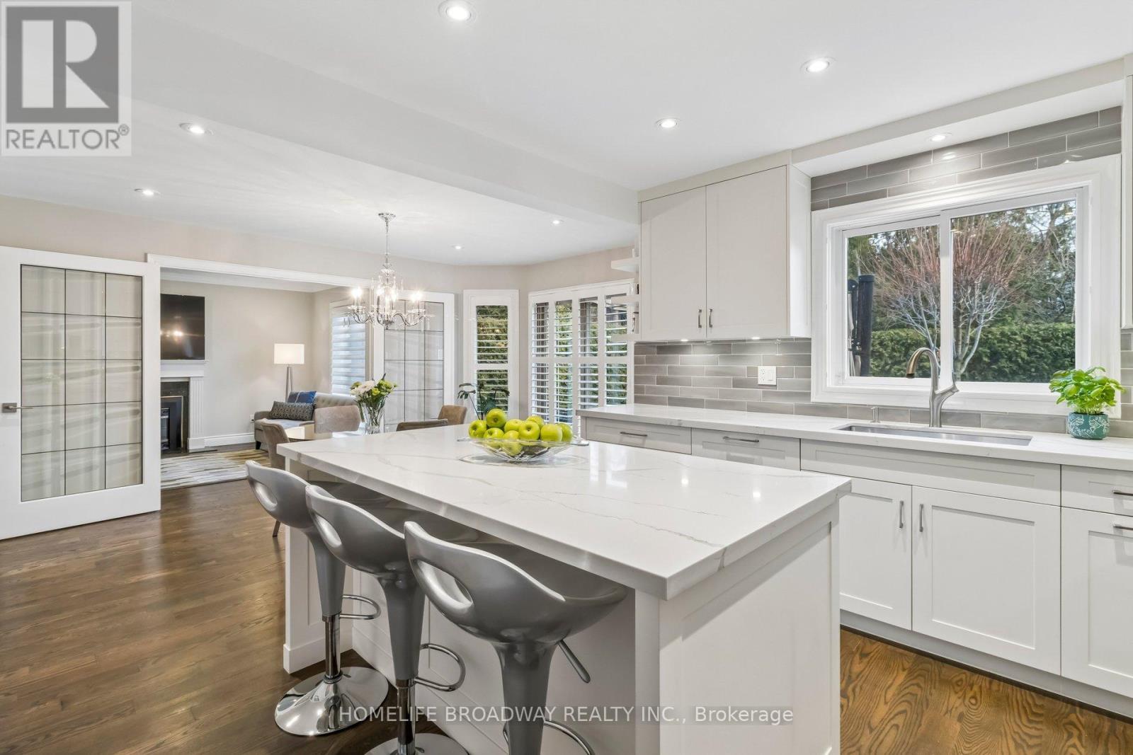 17 Garview Court, Vaughan, Ontario  L4L 8N7 - Photo 14 - N12915836