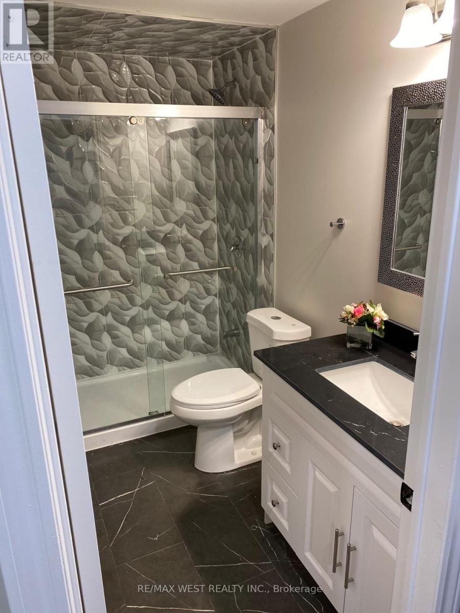 Lower - 5481 Glen Erin Drive, Mississauga, Ontario  L5M 5C8 - Photo 6 - W12872520