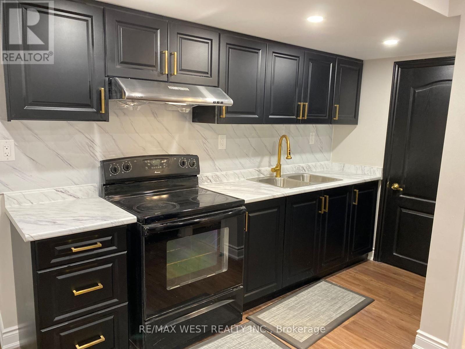 Lower - 5481 Glen Erin Drive, Mississauga, Ontario  L5M 5C8 - Photo 4 - W12872520