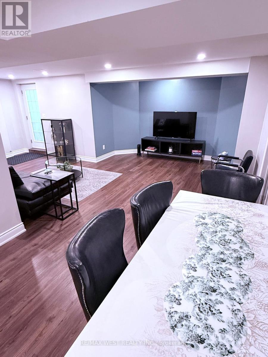 Lower - 5481 Glen Erin Drive, Mississauga, Ontario  L5M 5C8 - Photo 2 - W12872520