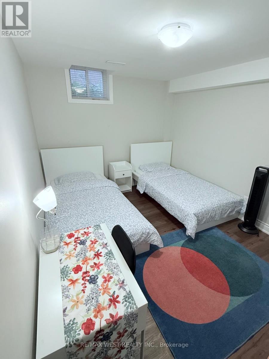 Lower - 5481 Glen Erin Drive, Mississauga, Ontario  L5M 5C8 - Photo 8 - W12872520