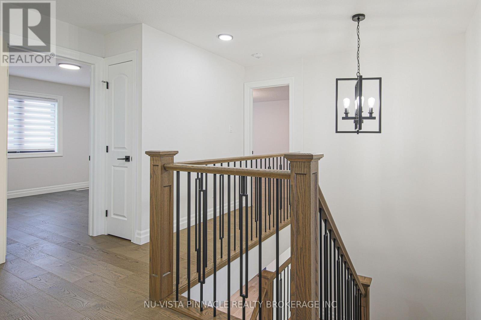 1932 Trailsway Drive, London South, Ontario  N6K 0K7 - Photo 13 - X12917138