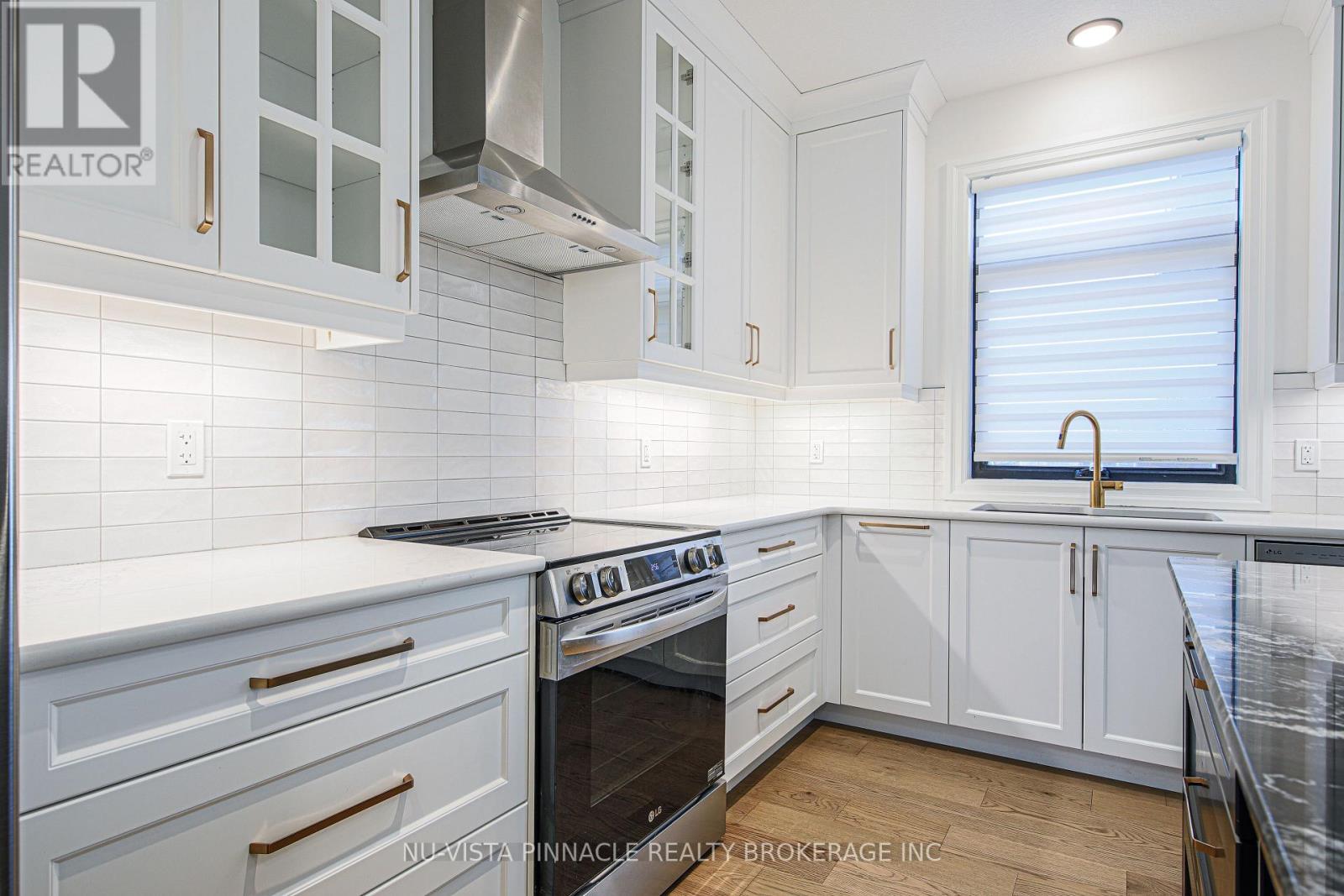 1932 Trailsway Drive, London South, Ontario  N6K 0K7 - Photo 7 - X12917138