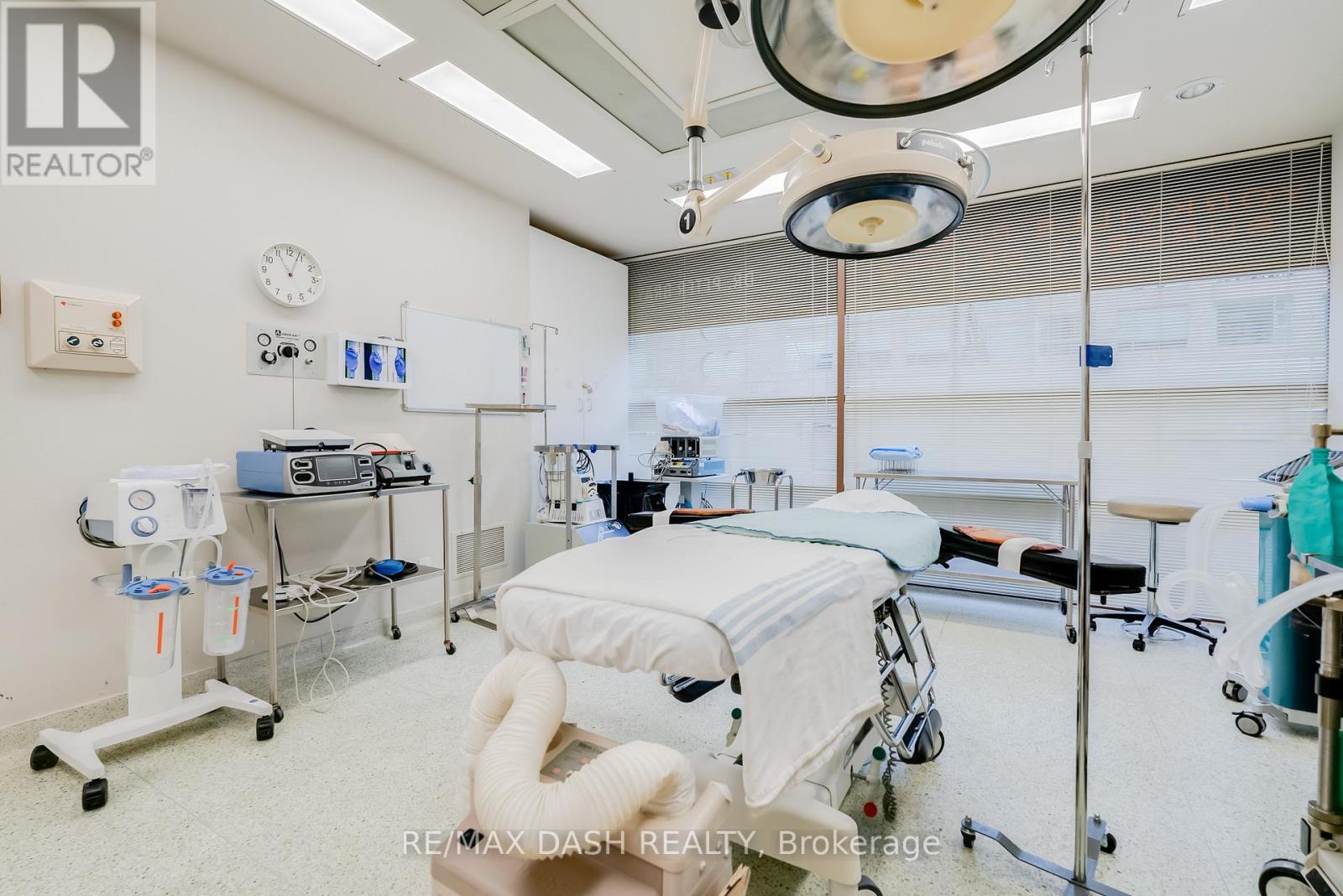 1 - 66 AVENUE ROAD, Toronto, Ontario