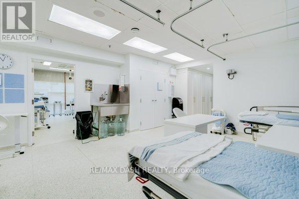 1 - 66 Avenue Road, Toronto, Ontario  M5R 3N8 - Photo 10 - C12917142