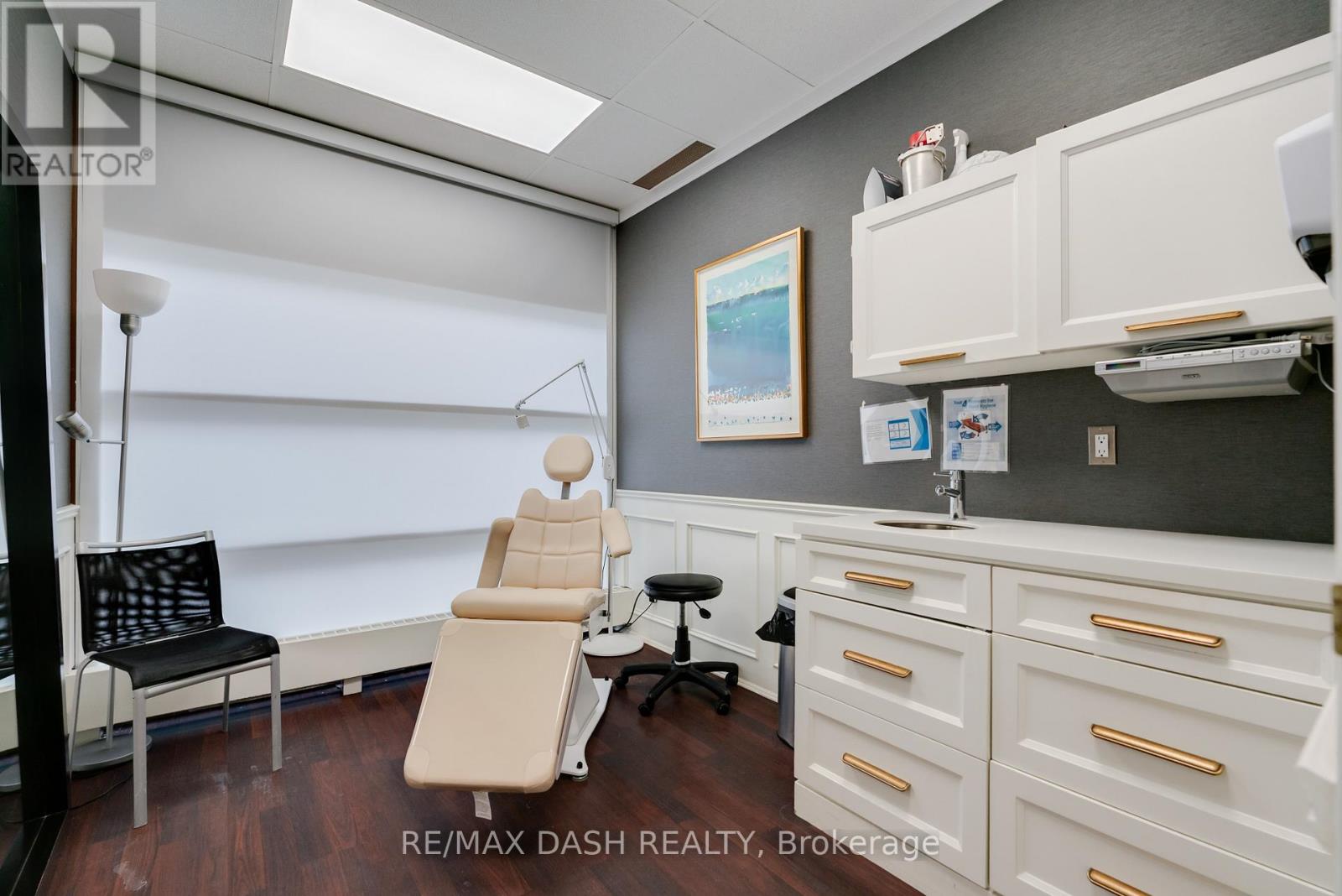 1 - 66 Avenue Road, Toronto, Ontario  M5R 3N8 - Photo 16 - C12917142