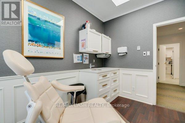 1 - 66 Avenue Road, Toronto, Ontario  M5R 3N8 - Photo 17 - C12917142