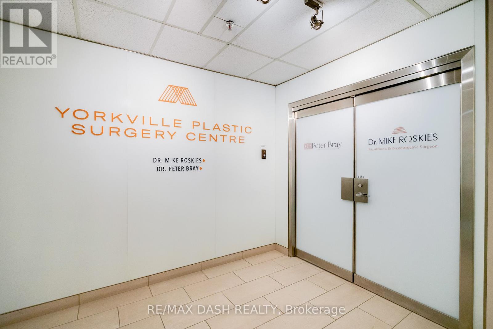 1 - 66 Avenue Road, Toronto, Ontario  M5R 3N8 - Photo 3 - C12917142