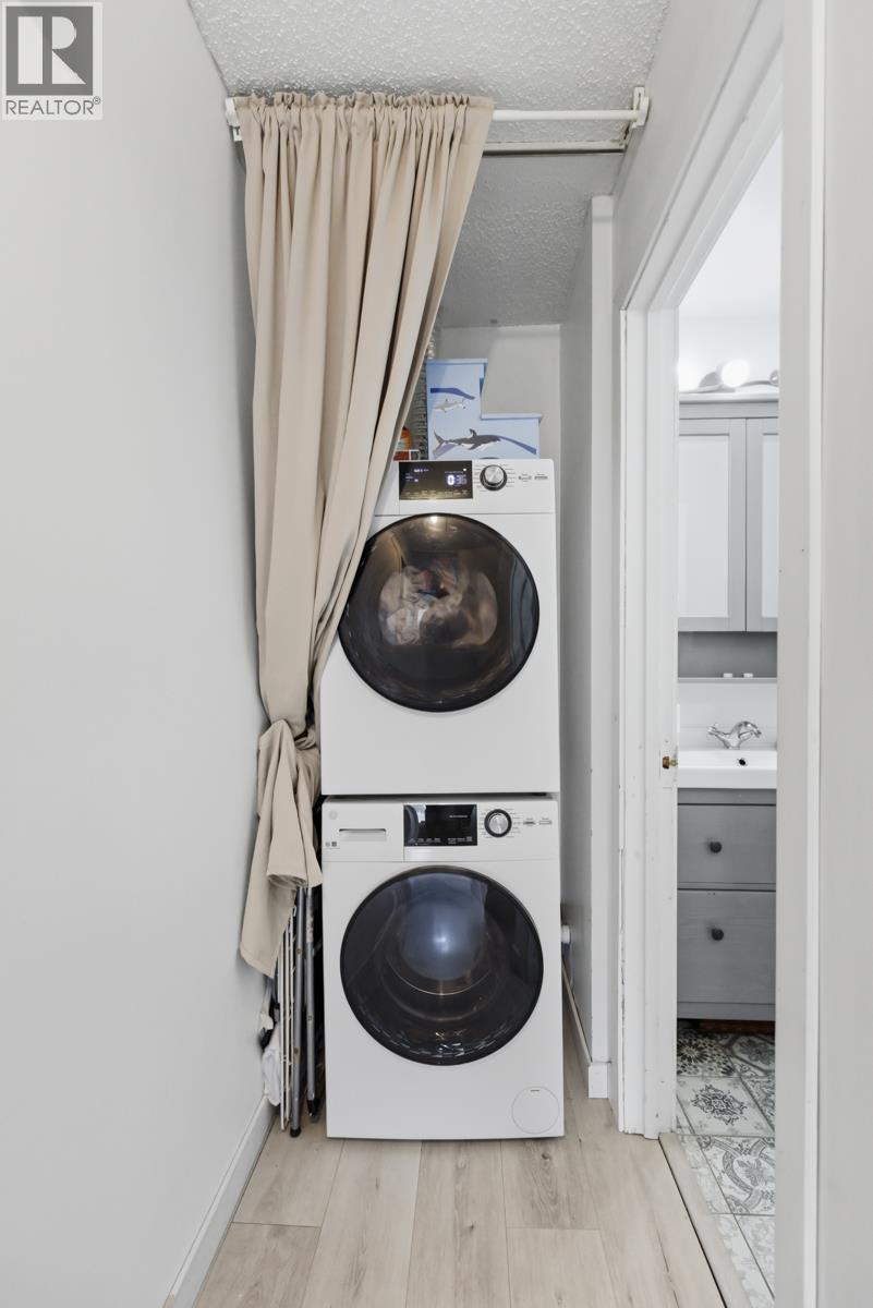 988 Howie Avenue, Coquitlam, British Columbia  V3J 1T3 - Photo 29 - R3103293