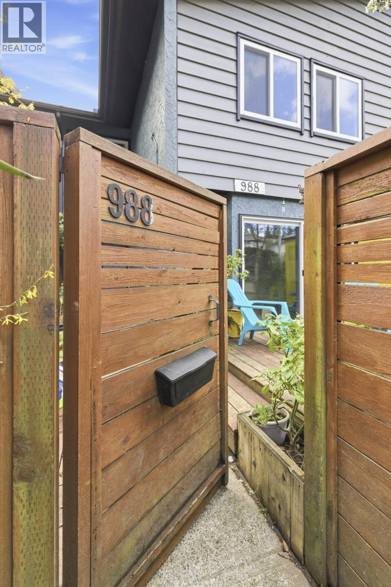 988 Howie Avenue, Coquitlam, British Columbia  V3J 1T3 - Photo 3 - R3103293