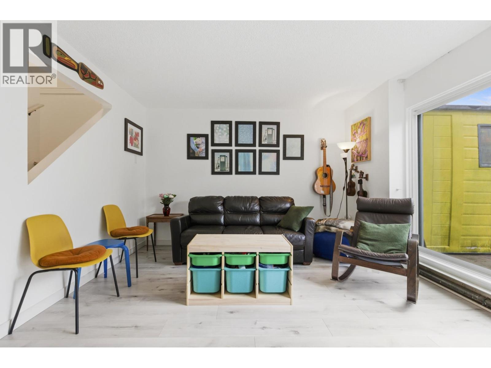 988 Howie Avenue, Coquitlam, British Columbia  V3J 1T3 - Photo 8 - R3103293