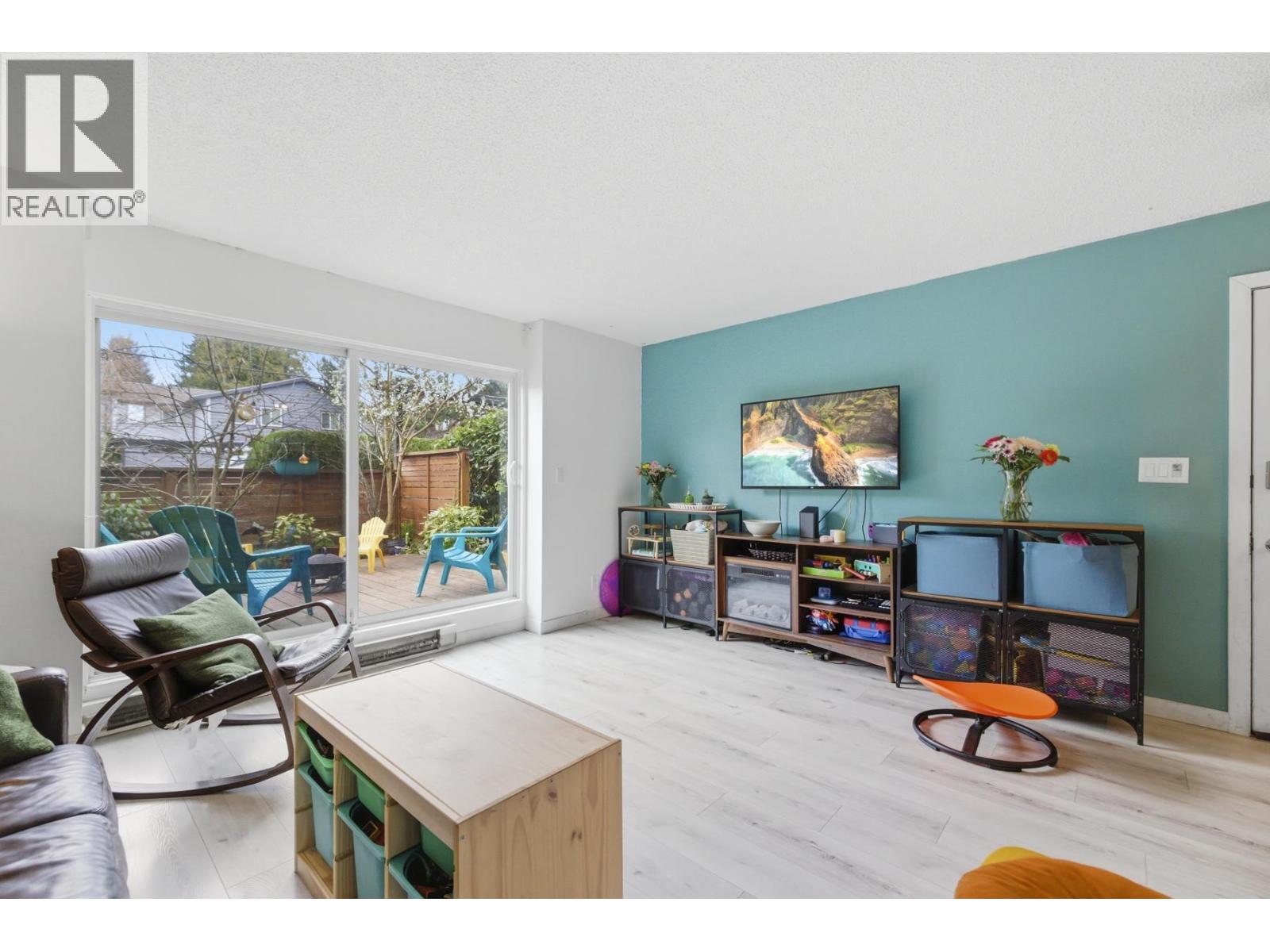 988 Howie Avenue, Coquitlam, British Columbia  V3J 1T3 - Photo 9 - R3103293