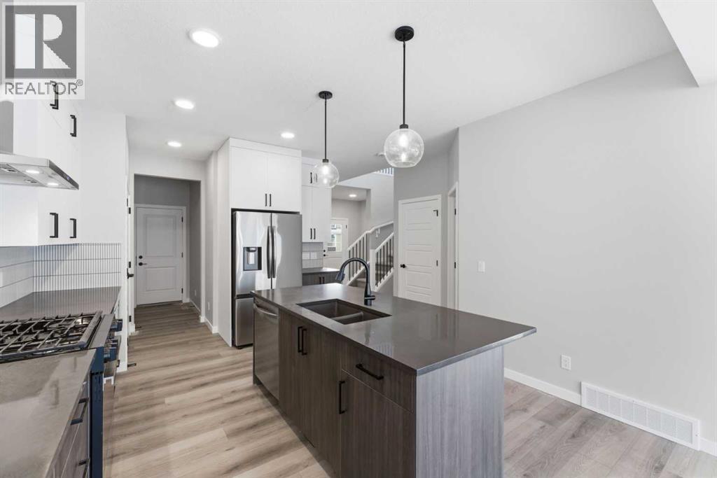 921 Chinook Winds Meadow Sw, Airdrie, Alberta  T4B 0R7 - Photo 7 - A2276943