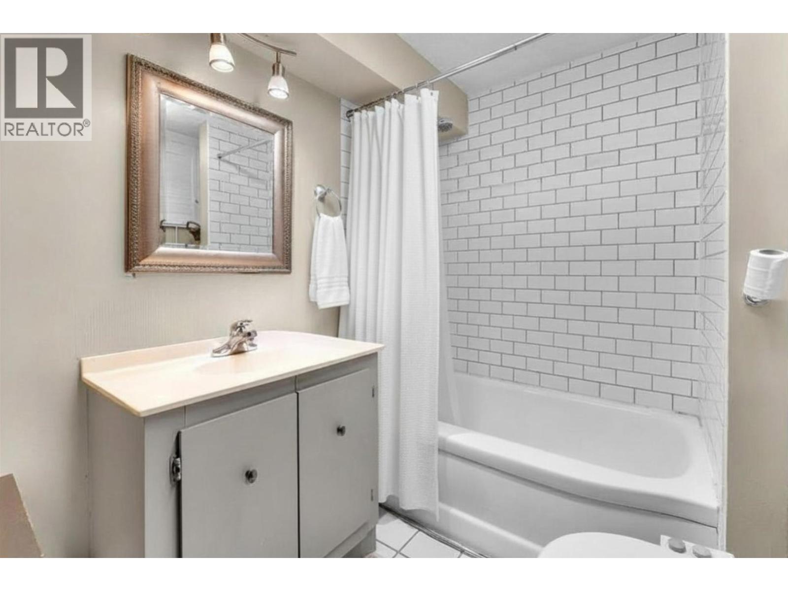 360 Keith Road, West Vancouver, British Columbia  V7T 1L7 - Photo 18 - R3081002