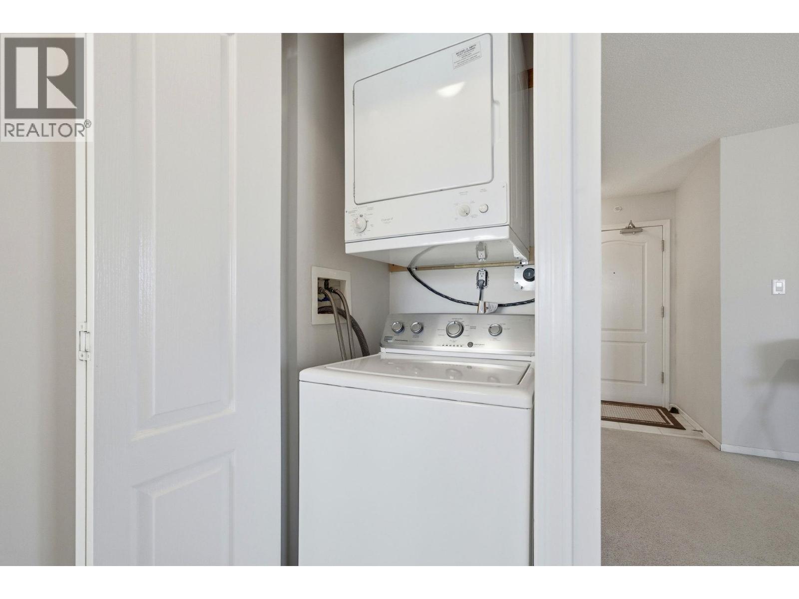 1003 6622 Southoaks Crescent, Burnaby, British Columbia  V5E 4K2 - Photo 12 - R3102981