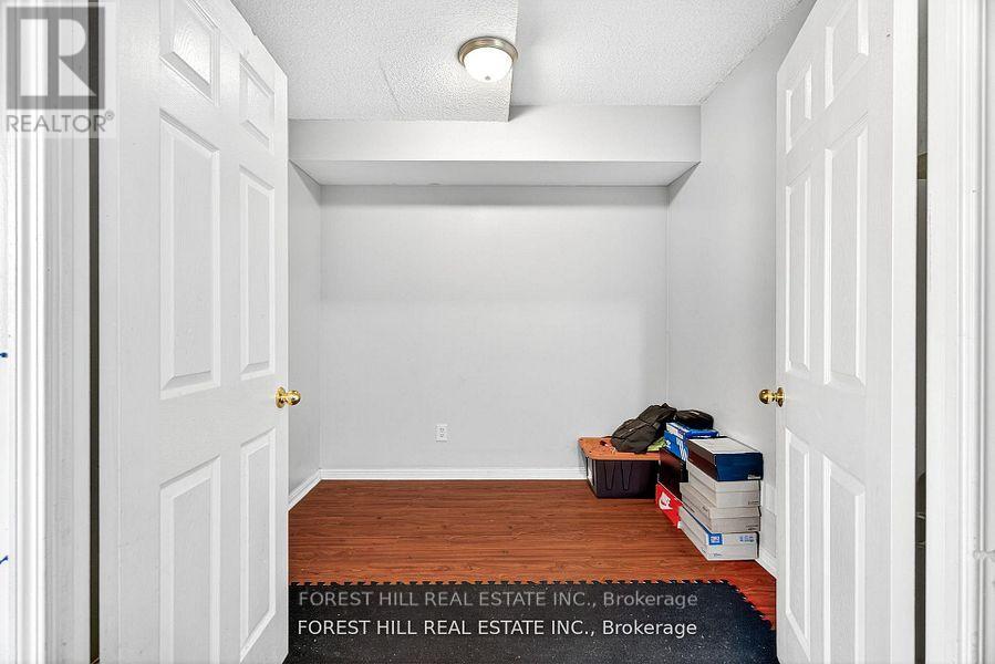 2022 - 3035 Finch Ave Avenue W, Toronto, Ontario  M9M 0A3 - Photo 12 - W12917162