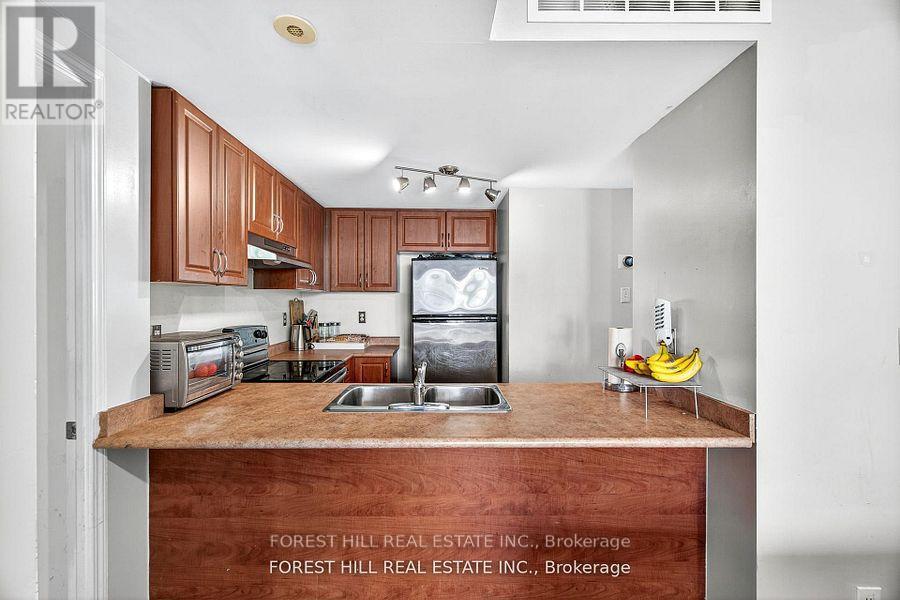 2022 - 3035 Finch Ave Avenue W, Toronto, Ontario  M9M 0A3 - Photo 5 - W12917162