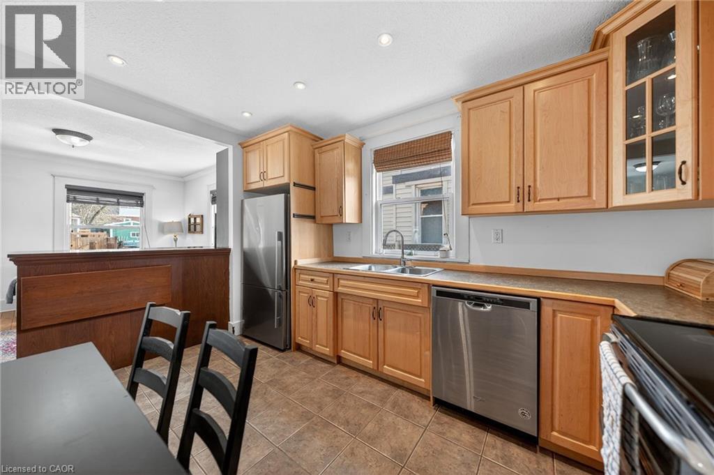 14 Hermie Place, Kitchener, Ontario  N2H 4Y1 - Photo 15 - 40814826