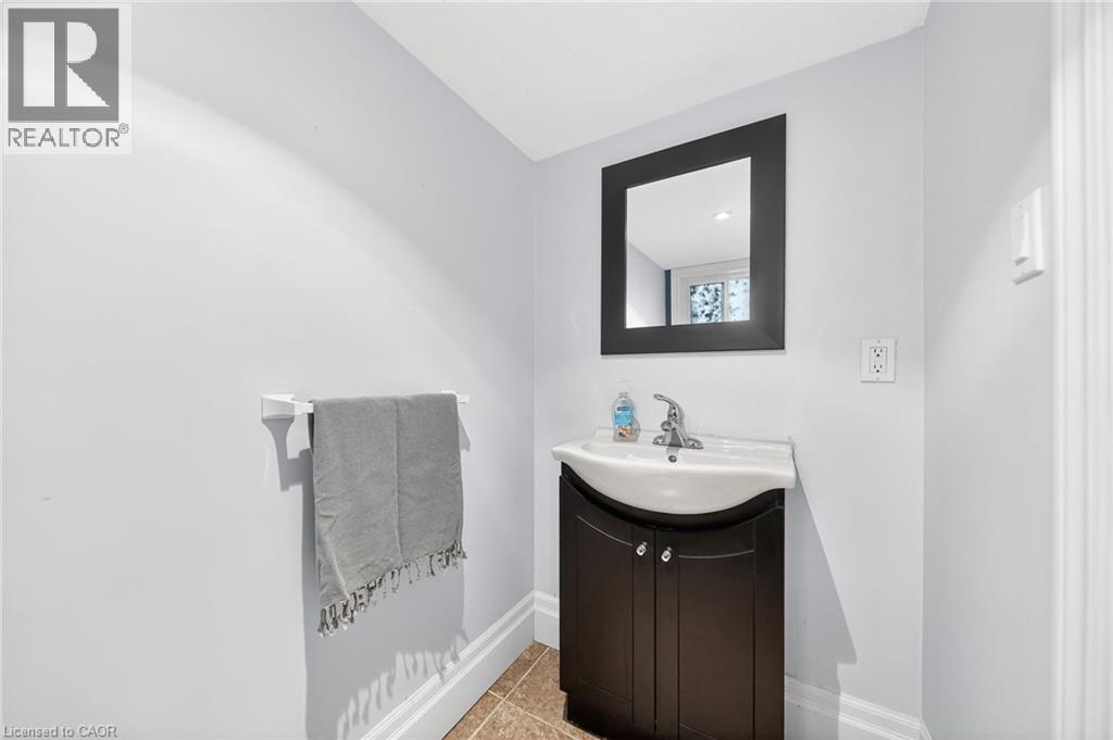 14 Hermie Place, Kitchener, Ontario  N2H 4Y1 - Photo 37 - 40814826