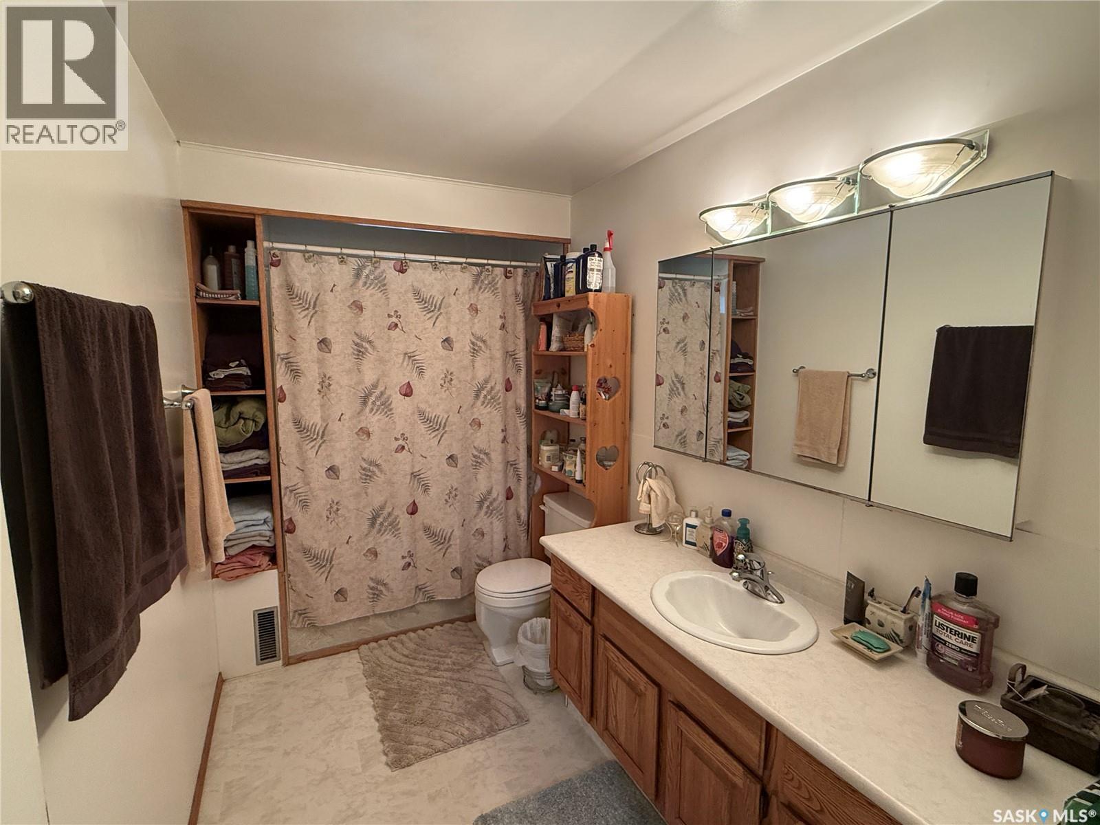 14 2nd Avenue Se, Weyburn, Saskatchewan  S4H 1W8 - Photo 10 - SK031190