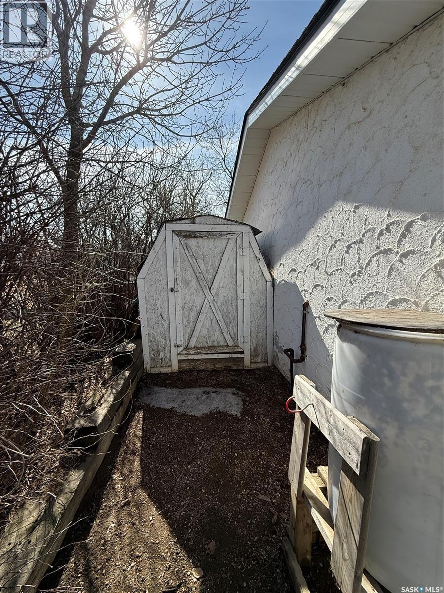 14 2nd Avenue Se, Weyburn, Saskatchewan  S4H 1W8 - Photo 21 - SK031190