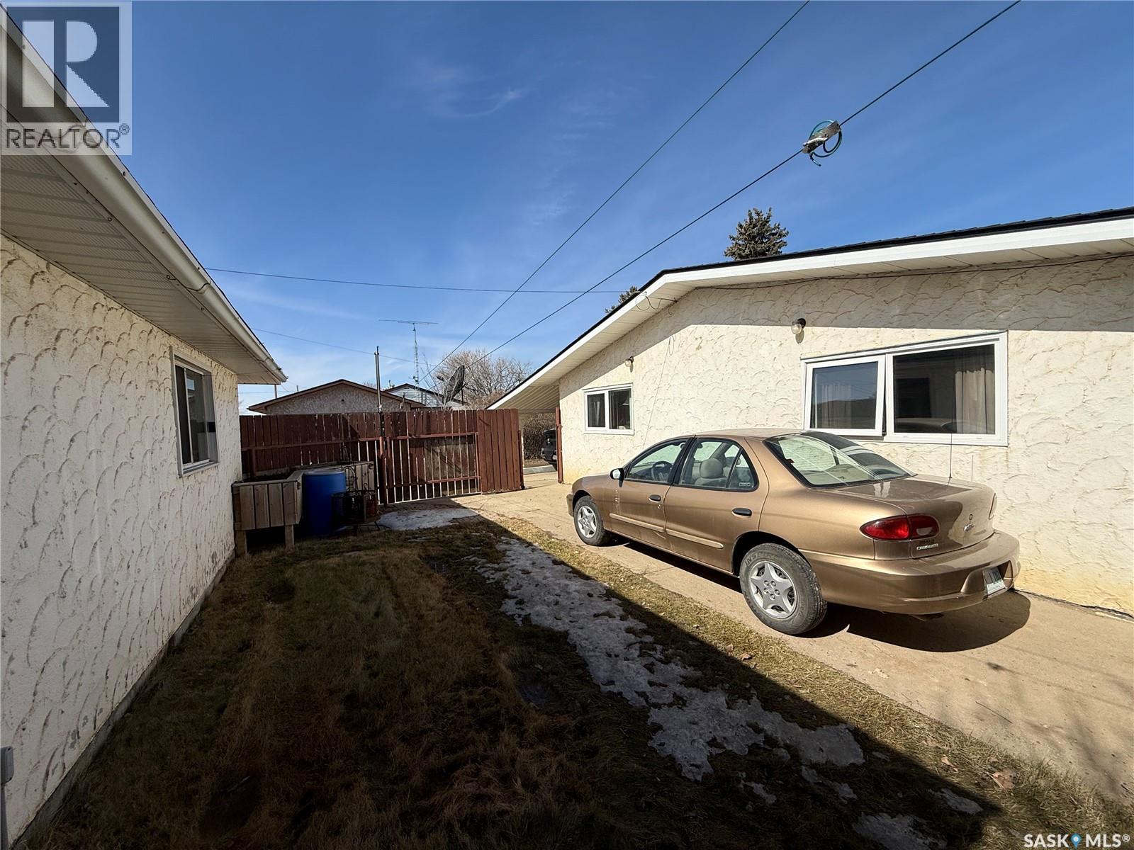 14 2nd Avenue Se, Weyburn, Saskatchewan  S4H 1W8 - Photo 26 - SK031190