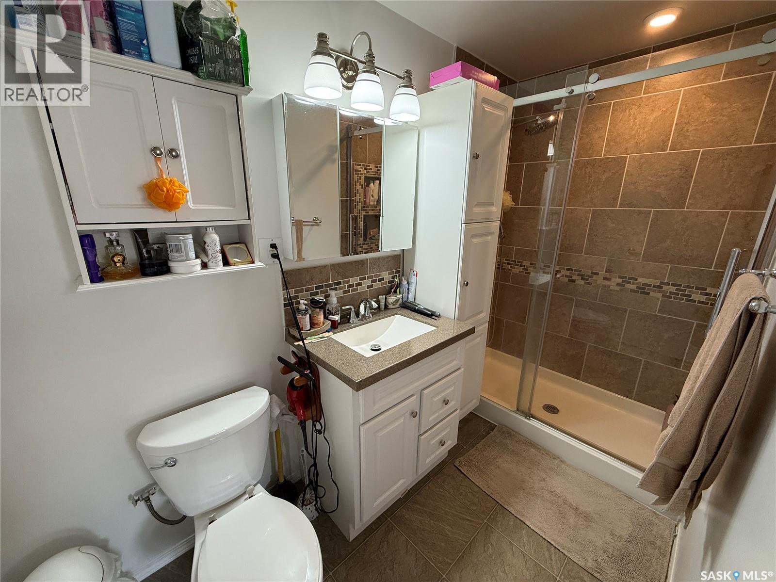 14 2nd Avenue Se, Weyburn, Saskatchewan  S4H 1W8 - Photo 17 - SK031190