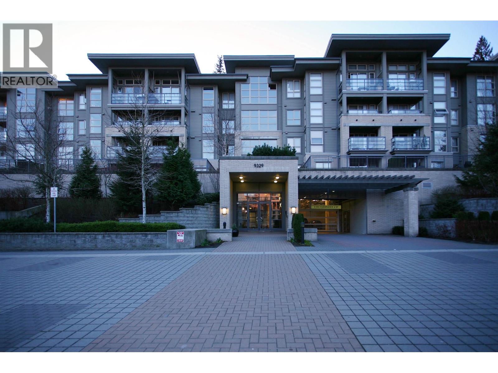 409 9329 UNIVERSITY CRESCENT, Burnaby, British Columbia