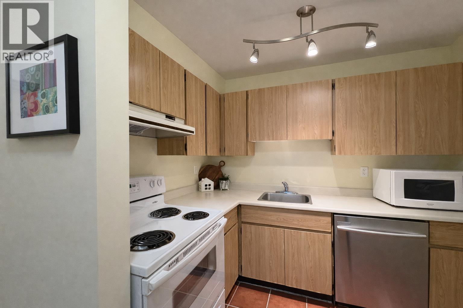 312 615 North Road, Coquitlam, British Columbia  V3J 1P1 - Photo 13 - R3102793