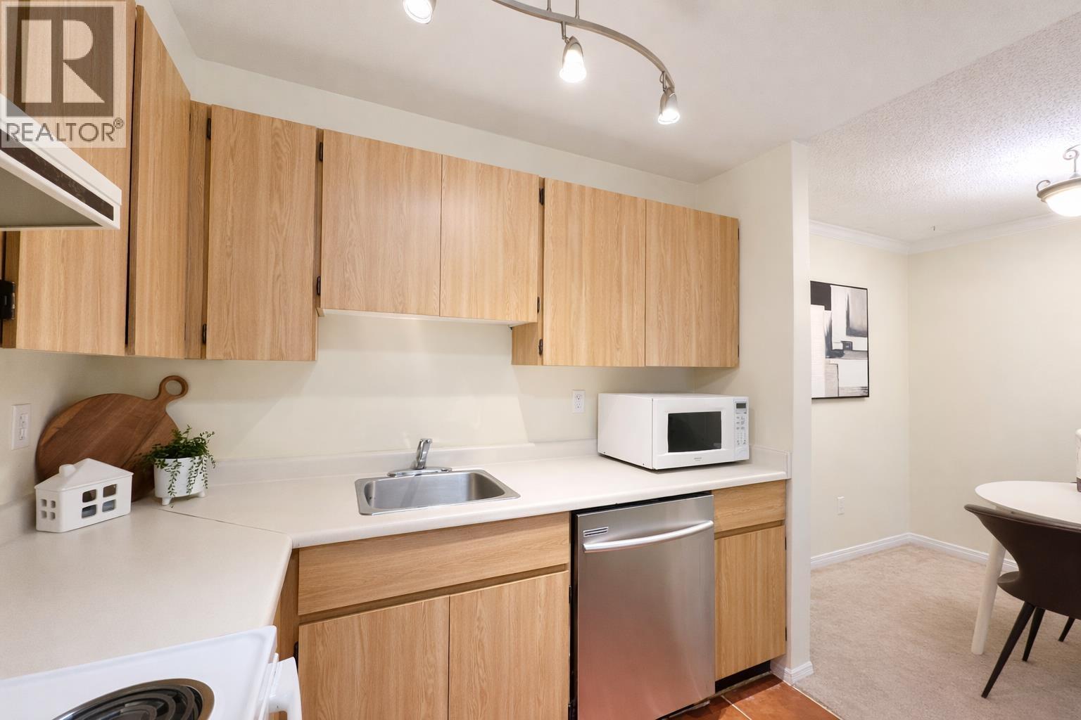 312 615 North Road, Coquitlam, British Columbia  V3J 1P1 - Photo 11 - R3102793