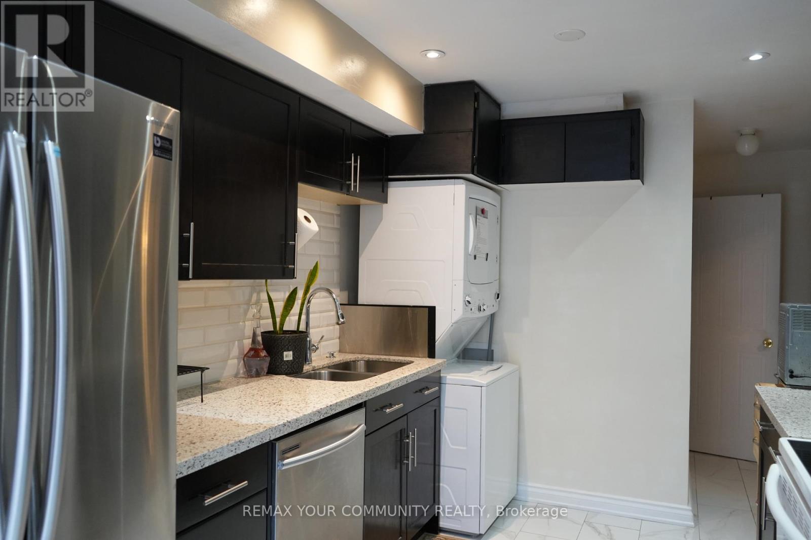 308 - 56 Sidney Belsey Crescent, Toronto, Ontario  M6M 2J2 - Photo 8 - W12915746