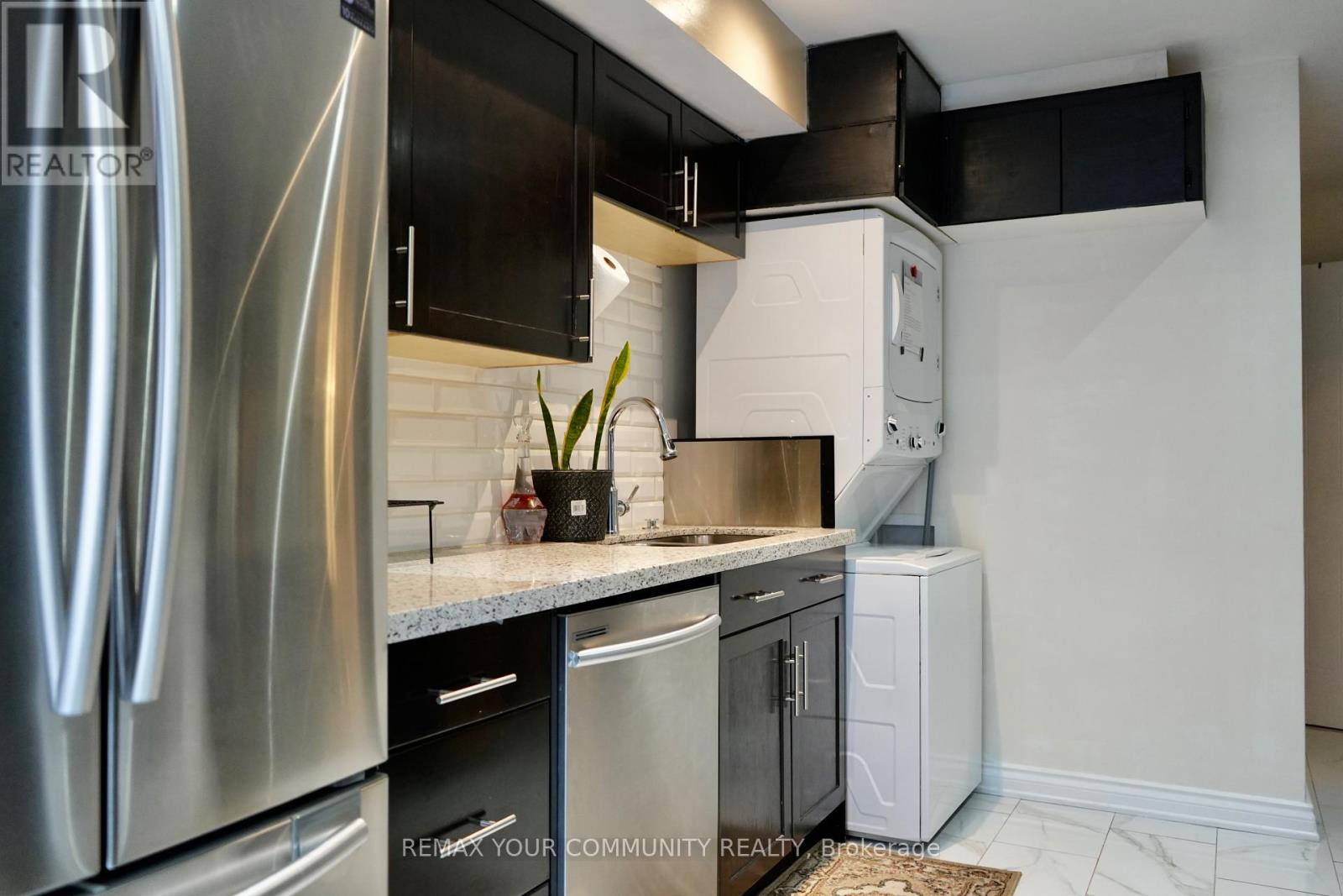 308 - 56 Sidney Belsey Crescent, Toronto, Ontario  M6M 2J2 - Photo 9 - W12915746