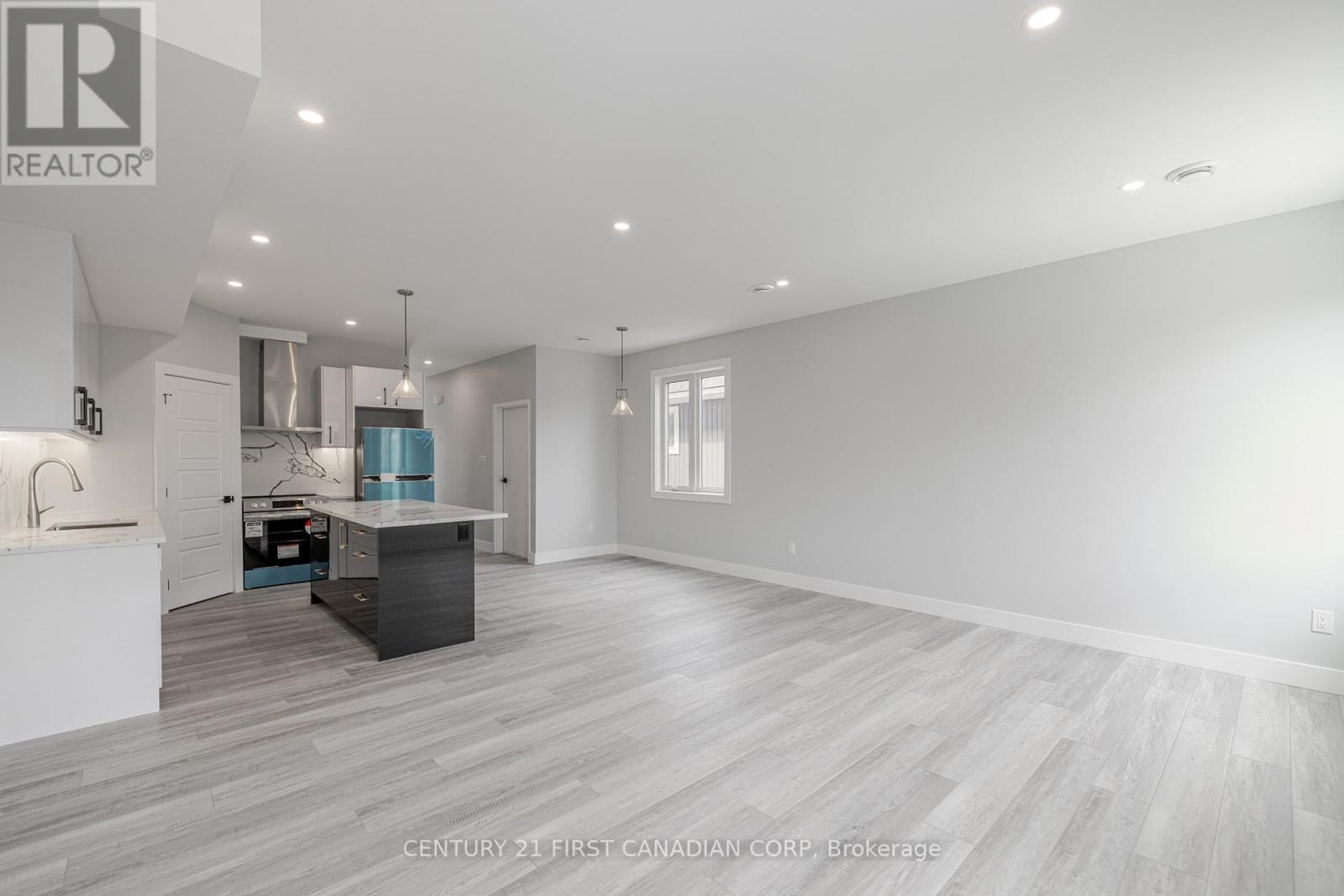 109 Ross Street, St. Thomas, Ontario  N5R 3X8 - Photo 2 - X12916728