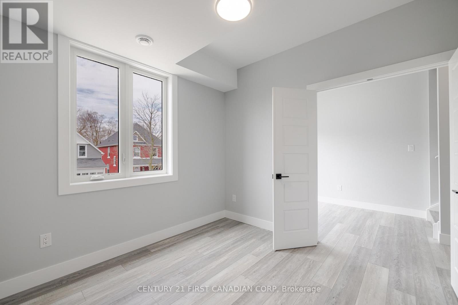 109 Ross Street, St. Thomas, Ontario  N5R 3X8 - Photo 3 - X12916728