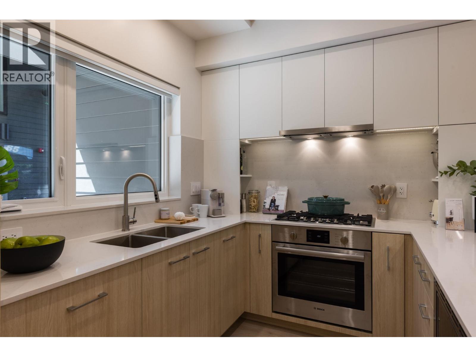 102 342 Mountain Highway, North Vancouver, British Columbia  V7J 2K8 - Photo 6 - R3101504