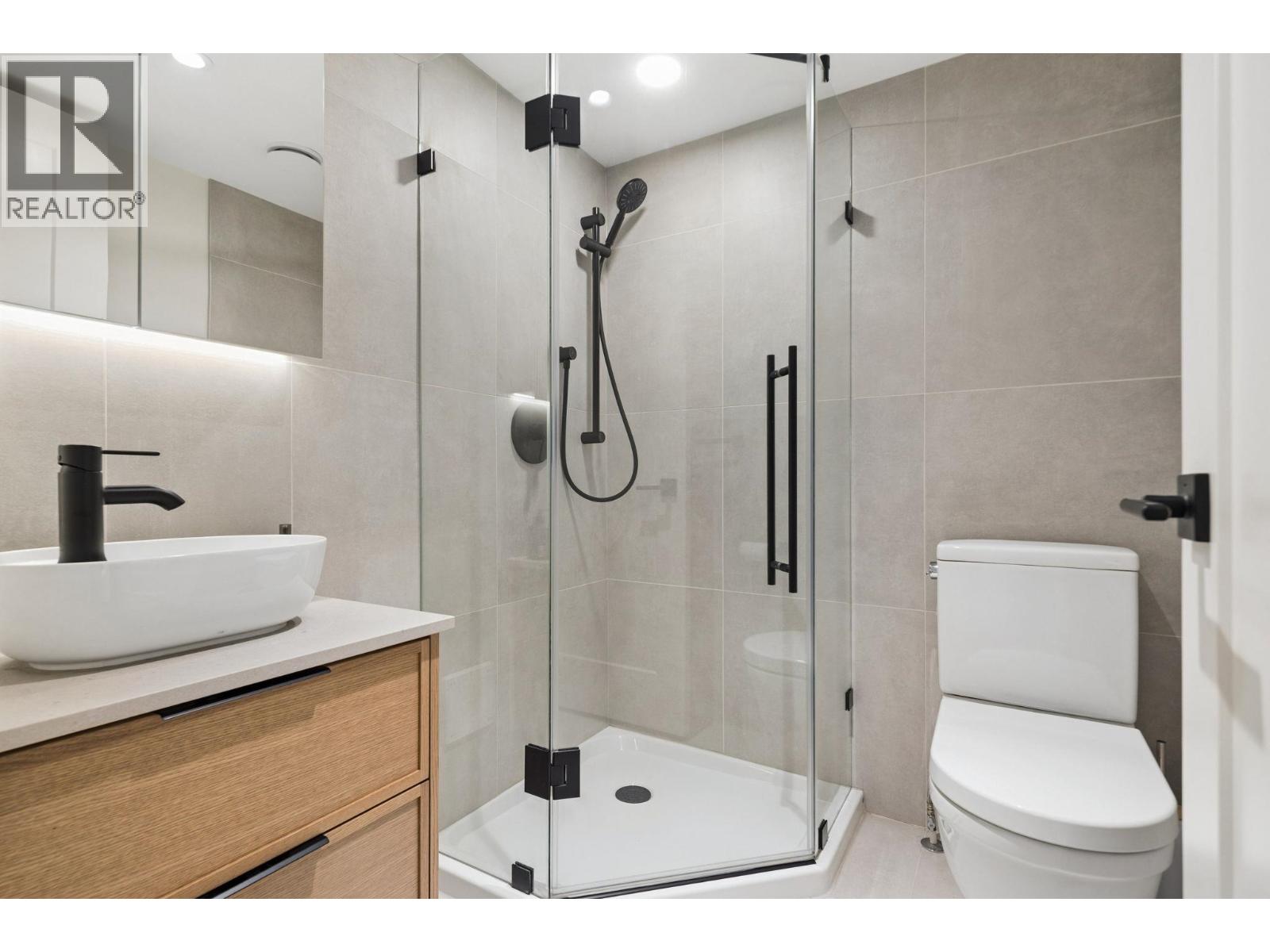 2 632 E 3rd Street, North Vancouver, British Columbia  V7L 0J1 - Photo 35 - R3102862