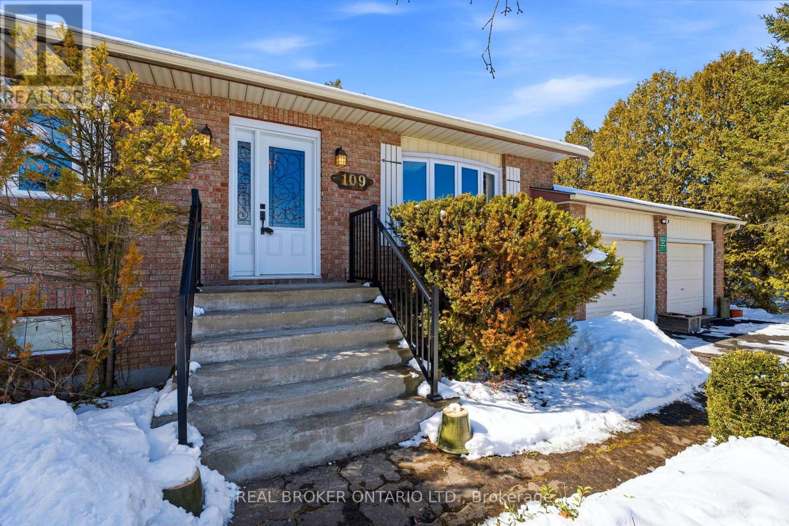 109 Highview Drive, Ottawa, Ontario  K0A 3M0 - Photo 3 - X12917182