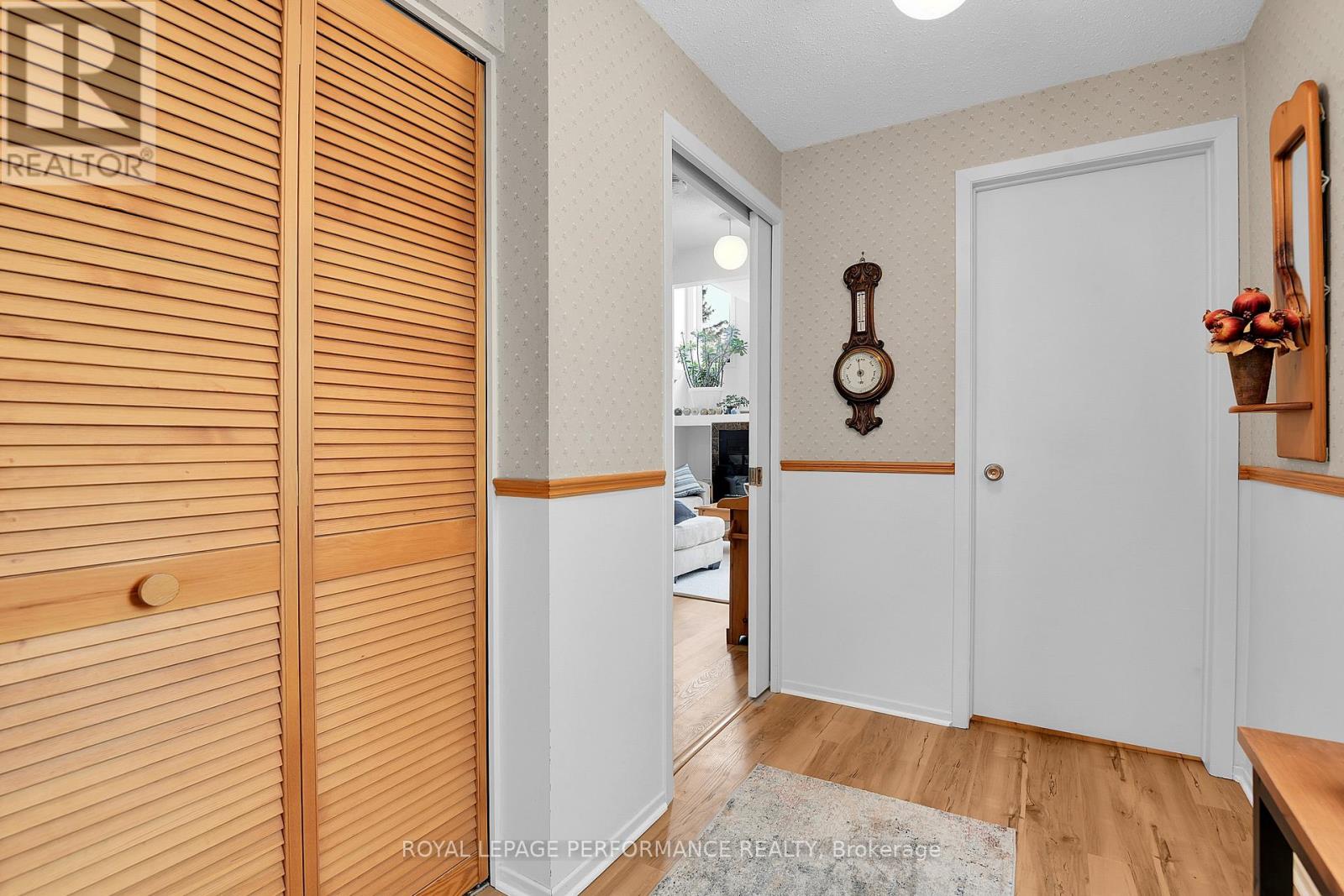 43 Waterview Court, Ottawa, Ontario  K1V 0H5 - Photo 5 - X12917204