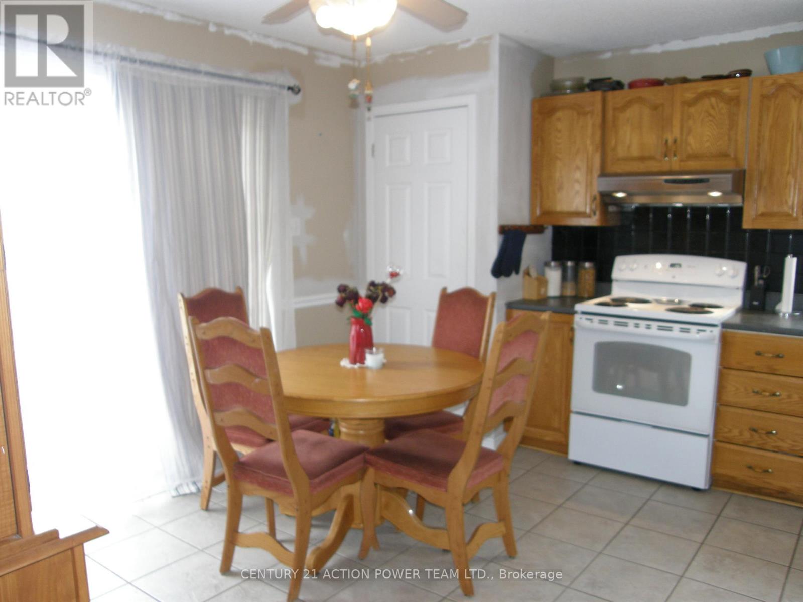 14419 Concession 11-12 Road, North Stormont, Ontario  K0A 1R0 - Photo 6 - X12917210