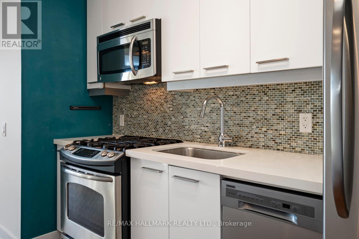 605 - 2 Gladstone Avenue, Toronto, Ontario  M6J 0B2 - Photo 3 - C12917168