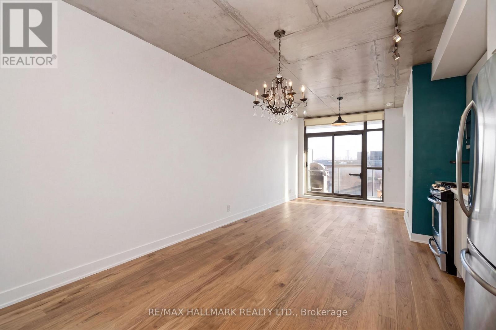 605 - 2 Gladstone Avenue, Toronto, Ontario  M6J 0B2 - Photo 4 - C12917168