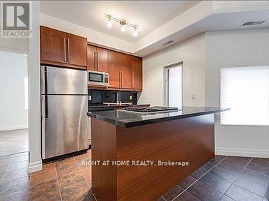 175 Madison Avenue, Toronto, Ontario  M5R 2S6 - Photo 7 - C12917232