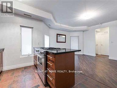 175 Madison Avenue, Toronto, Ontario  M5R 2S6 - Photo 8 - C12917232