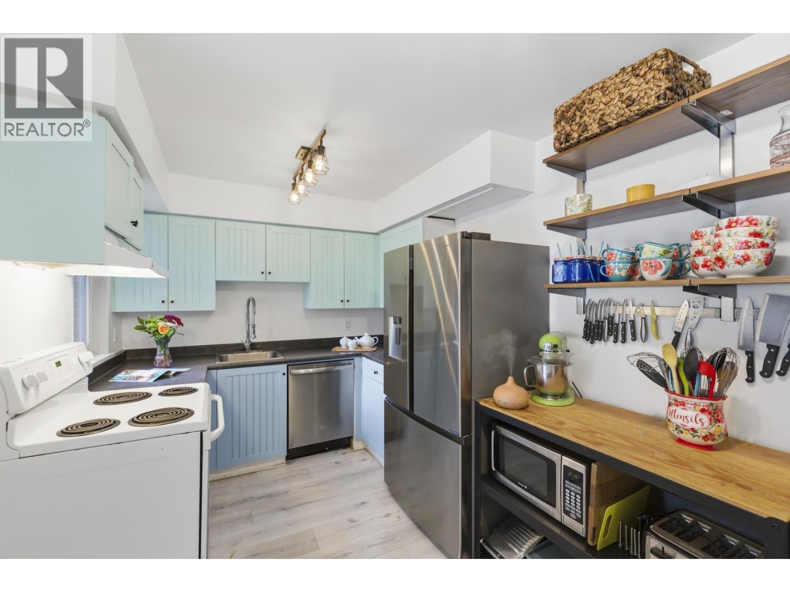 988 Howie Avenue, Coquitlam, British Columbia  V3J 1T3 - Photo 15 - R3103293